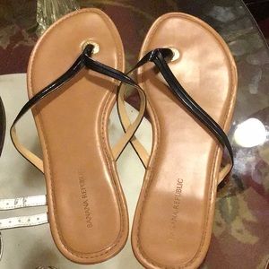 2 pairs of sandals